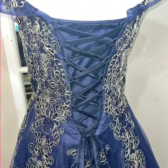 Elegant Navy Blue Gown with Gold Embroidery - Picture 4 of 5